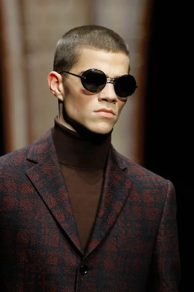 Look 5